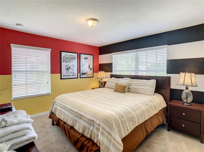 Image No.37-5 Bed Townhouse for sale