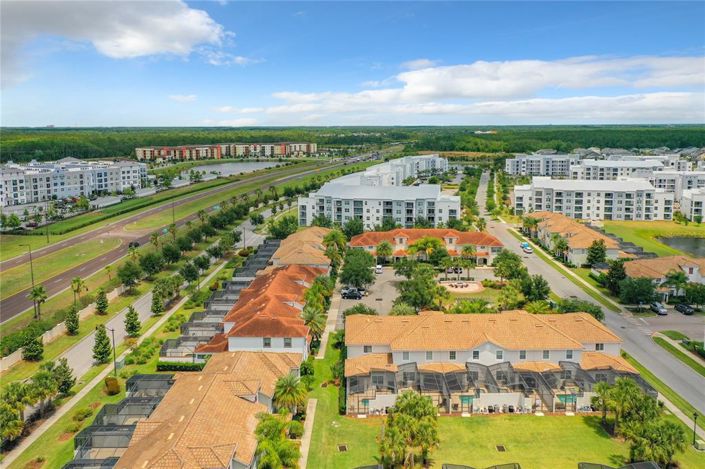 Image No.52-5 Bed Townhouse for sale