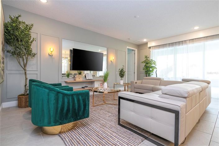 Image No.10-8 Bed Property for sale