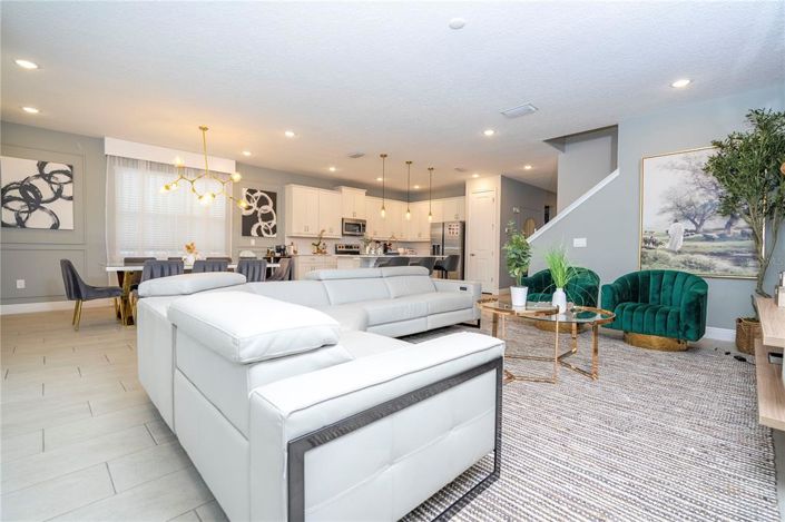 Image No.24-8 Bed Property for sale