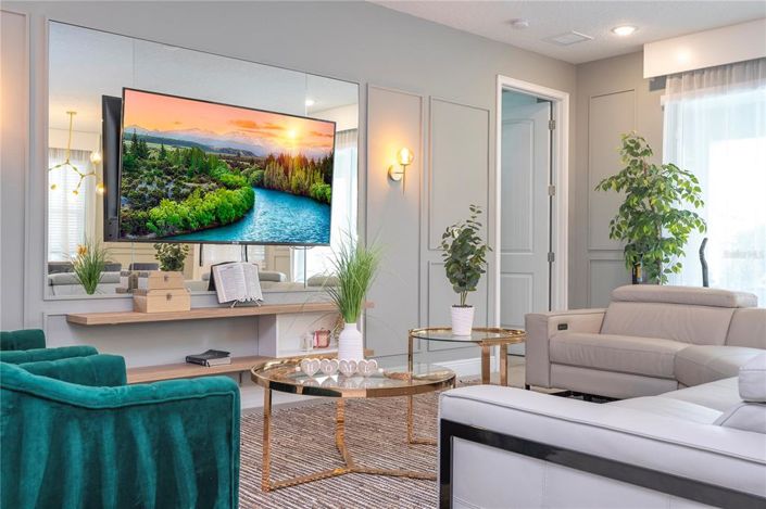 Image No.28-8 Bed Property for sale