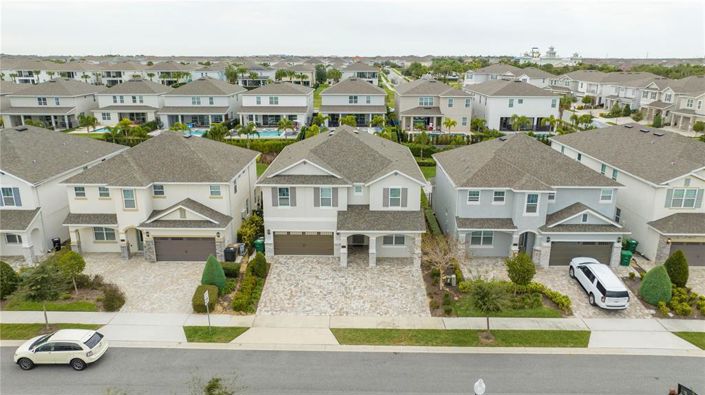 Image No.3-8 Bed Property for sale