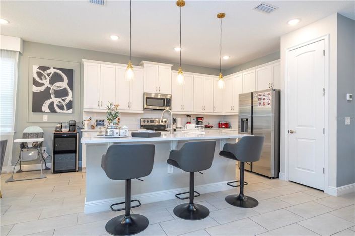 Image No.32-8 Bed Property for sale