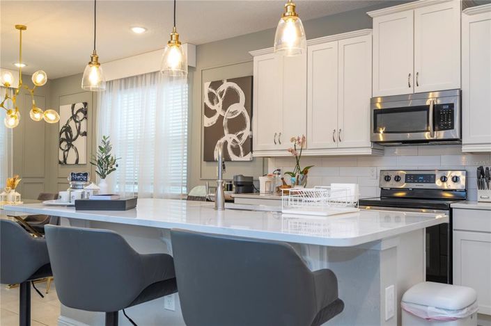 Image No.8-8 Bed Property for sale