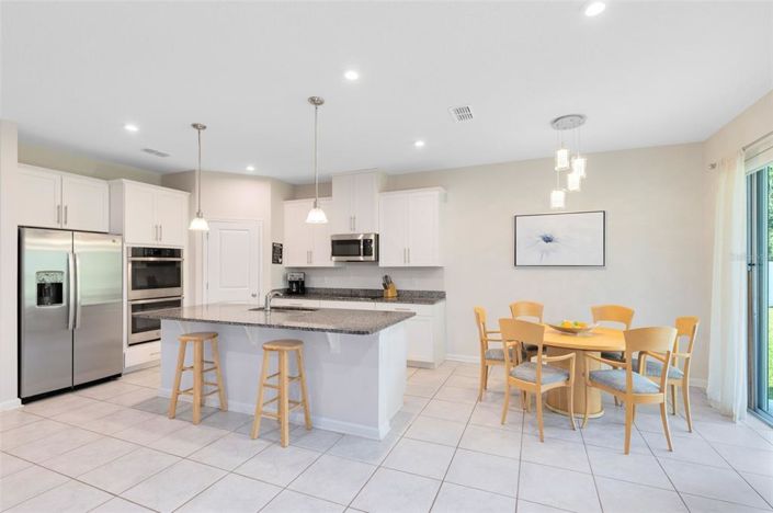 Image No.8-3 Bed Property for sale