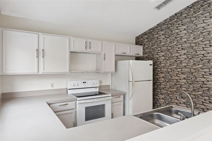 Image No.12-4 Bed Property for sale