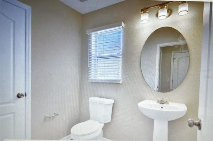 Image No.12-4 Bed Property for sale