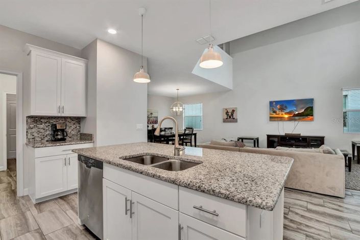 Image No.11-5 Bed Property for sale