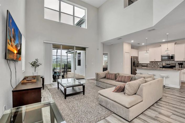 Image No.2-5 Bed Property for sale