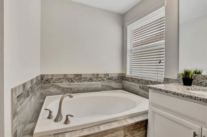 Image No.32-5 Bed Property for sale