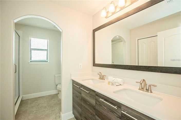 Image No.30-4 Bed Property for sale