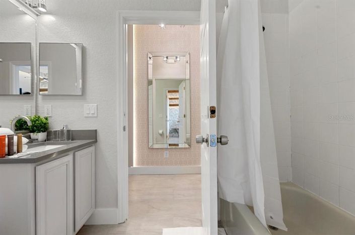 Image No.14-4 Bed Townhouse for sale