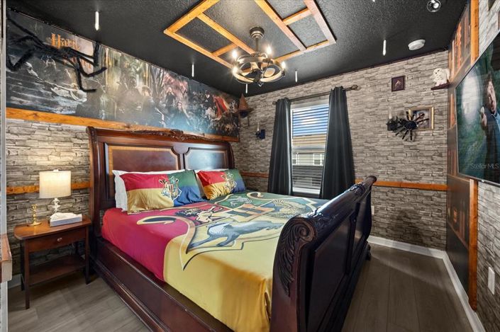 Image No.13-5 Bed Townhouse for sale