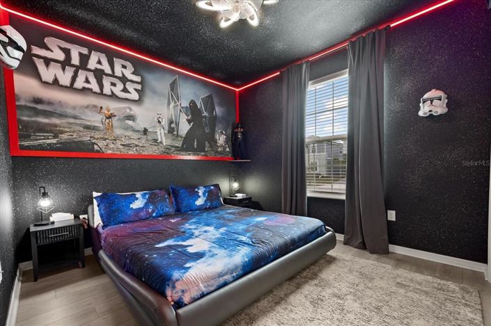 Image No.18-5 Bed Townhouse for sale