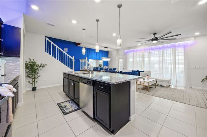 Image No.7-5 Bed Townhouse for sale