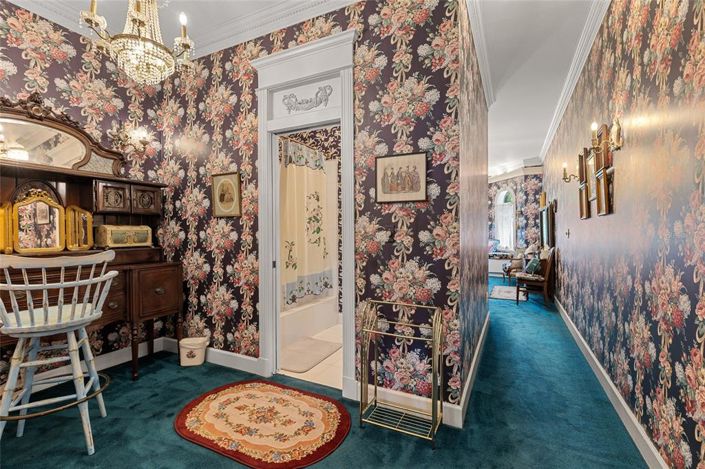 Image No.50-5 Bed Property for sale