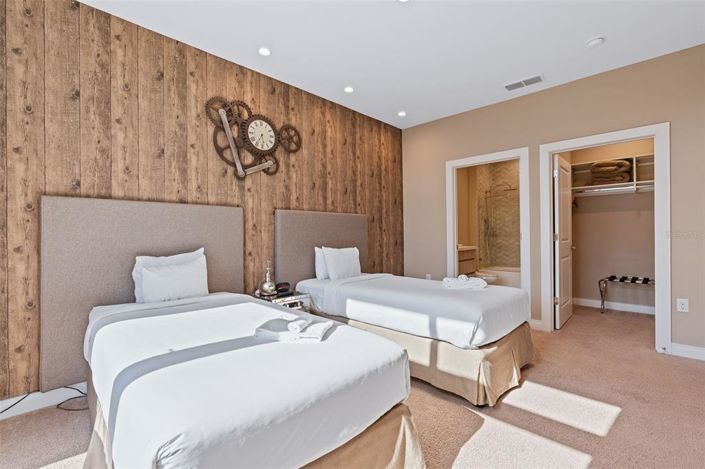 Image No.15-4 Bed Townhouse for sale