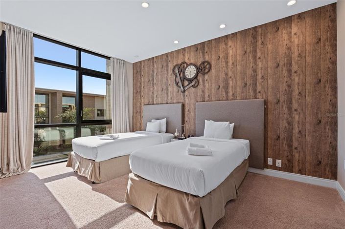 Image No.16-4 Bed Townhouse for sale