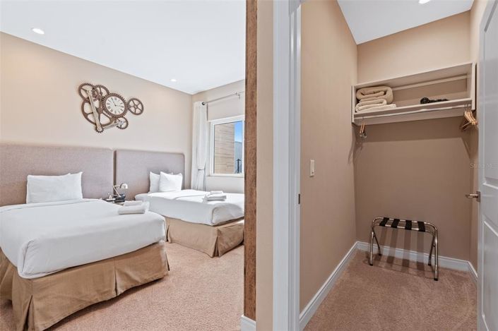 Image No.17-4 Bed Townhouse for sale