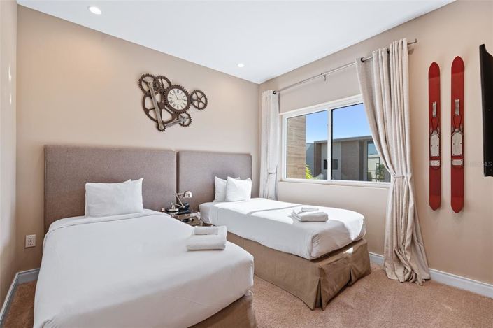 Image No.19-4 Bed Townhouse for sale