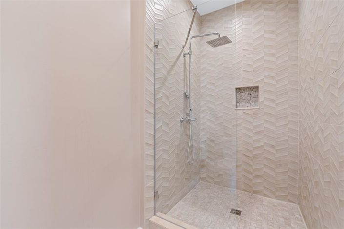 Image No.32-4 Bed Townhouse for sale