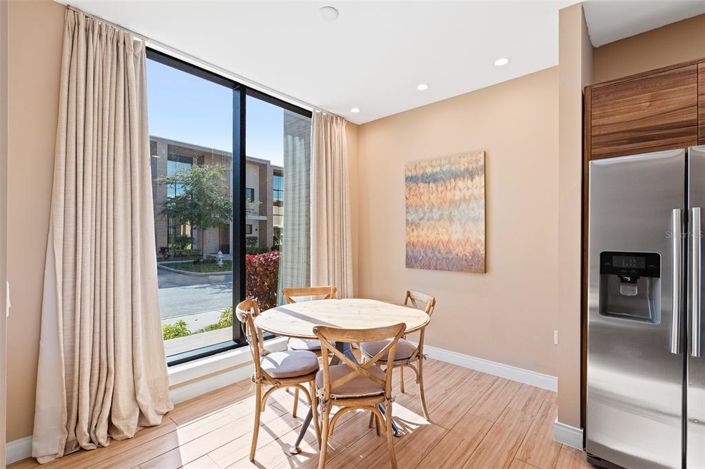 Image No.44-4 Bed Townhouse for sale