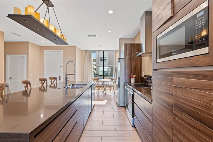 Image No.48-4 Bed Townhouse for sale