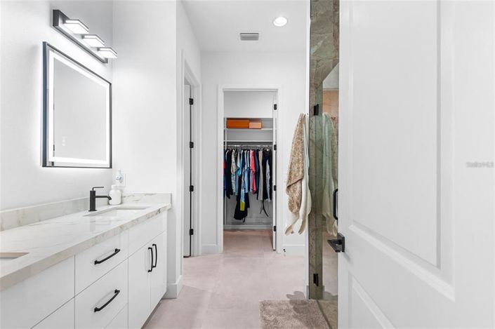 Image No.12-3 Bed Property for sale