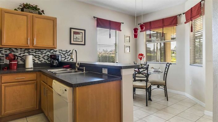 Image No.15-5 Bed Property for sale