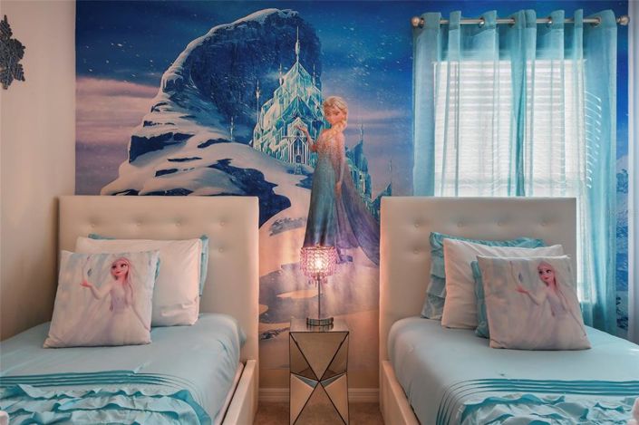 Image No.40-7 Bed Property for sale