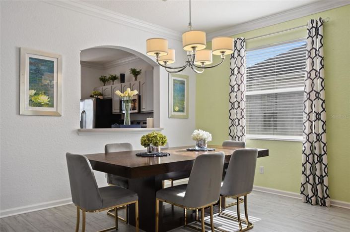 Image No.10-6 Bed Property for sale