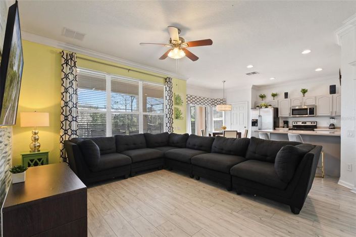 Image No.15-6 Bed Property for sale