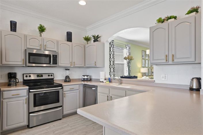 Image No.21-6 Bed Property for sale