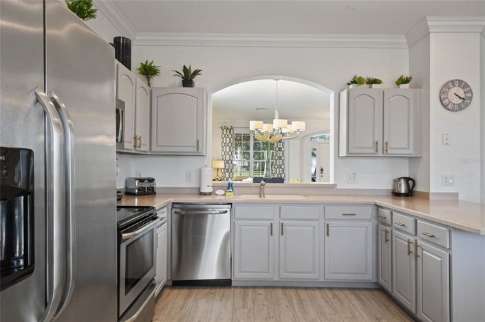 Image No.23-6 Bed Property for sale