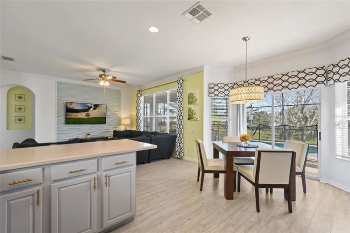 Image No.24-6 Bed Property for sale