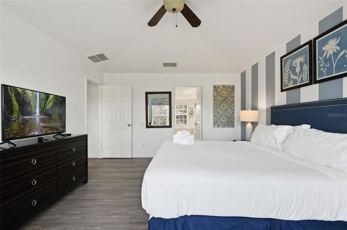 Image No.37-6 Bed Property for sale