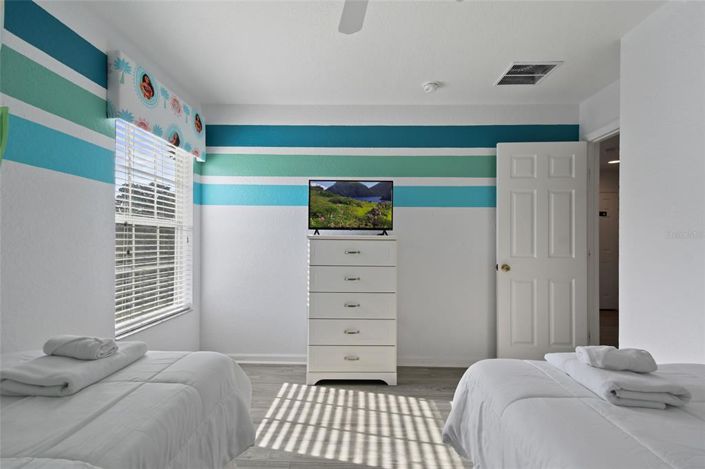 Image No.44-6 Bed Property for sale