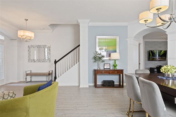 Image No.8-6 Bed Property for sale