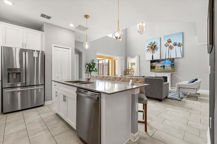 Image No.12-5 Bed Property for sale