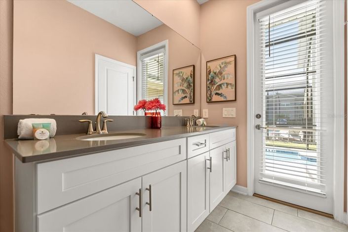 Image No.18-5 Bed Property for sale