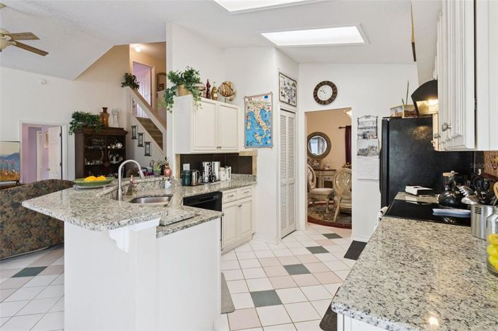 Image No.15-4 Bed Property for sale