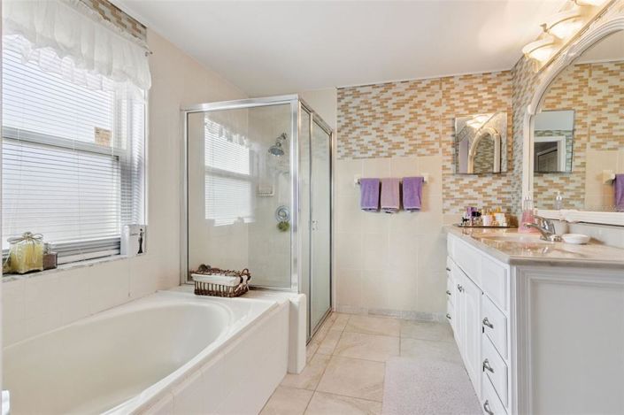 Image No.23-4 Bed Property for sale