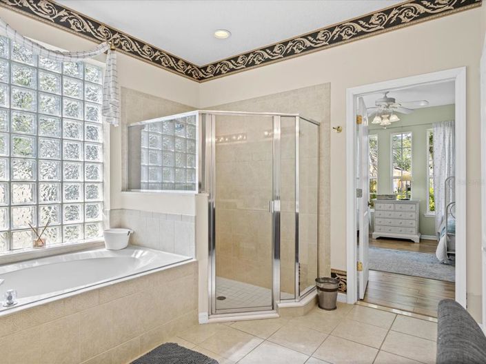 Image No.20-4 Bed Property for sale