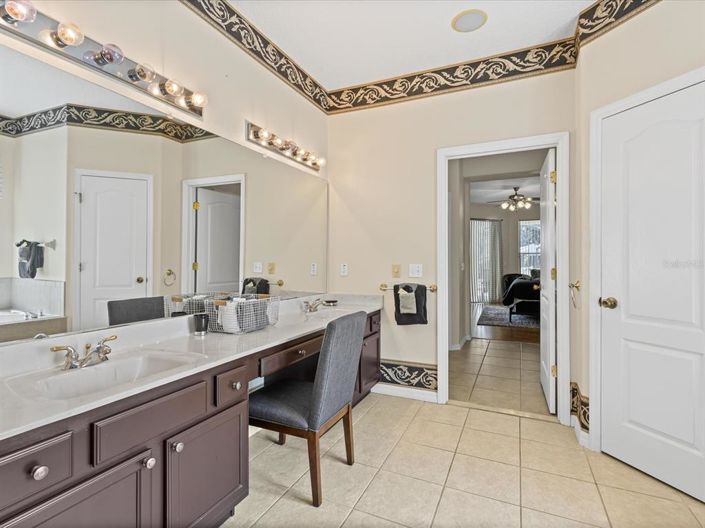 Image No.21-4 Bed Property for sale