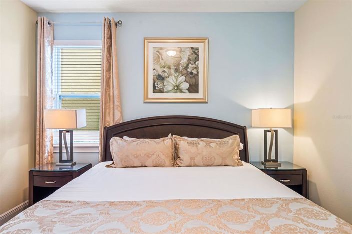 Image No.10-10 Bed Property for sale