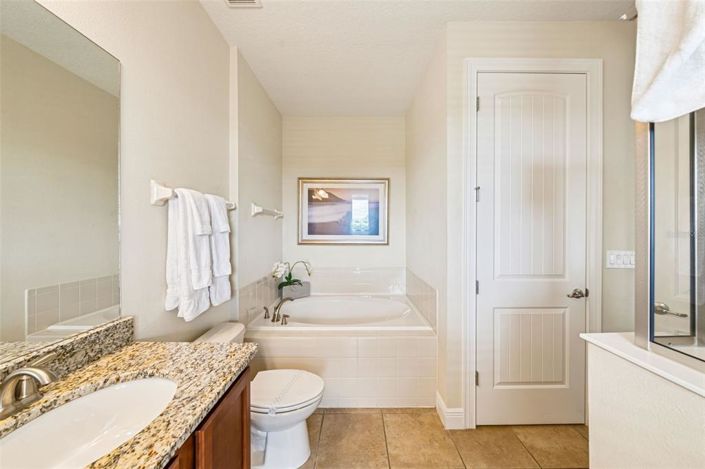 Image No.12-10 Bed Property for sale