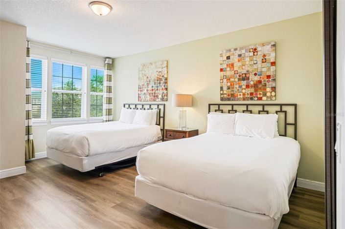 Image No.23-10 Bed Property for sale