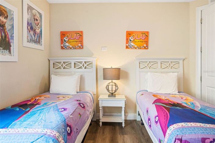 Image No.24-10 Bed Property for sale