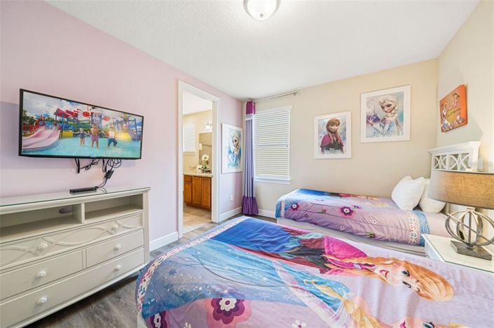 Image No.25-10 Bed Property for sale