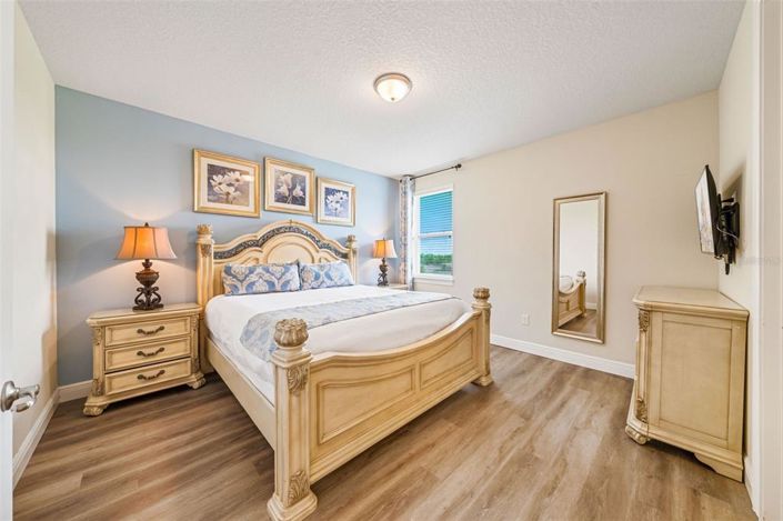 Image No.33-10 Bed Property for sale